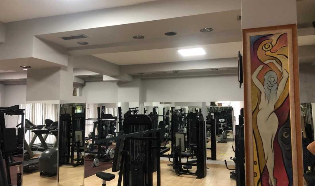 AMBJENT BIZNESI PER QIRA DHE PER SHITJE , RRUGA ELBASANIT 