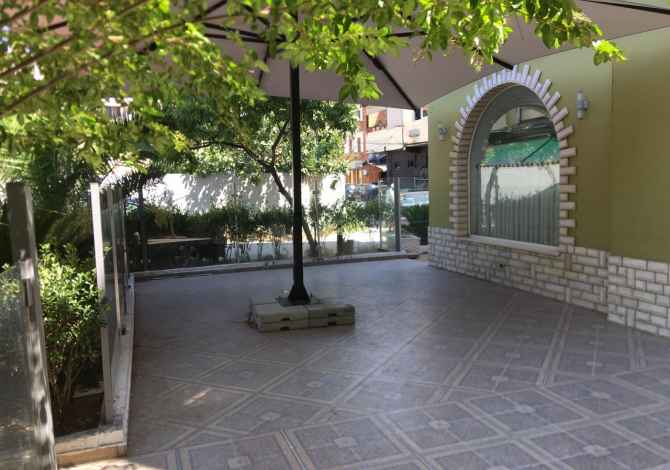 Ambiente Commerciale in Affitto a Tirana - 600 Euro