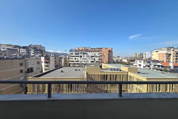Shtepi ne shitje Apartament ne Tirane, 3+1, Mobilimi E mobiluar, Pagesa 650,000  Euro.