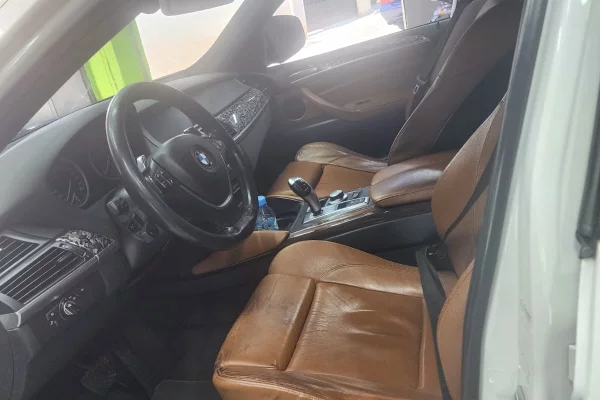 Makina ne shitje ne Tirane, BMW, 2010 Diesel,Kambio Automatik Pagesa 8,500  Euro.