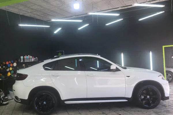 Makina ne shitje ne Tirane, BMW, 2010 Diesel,Kambio Automatik Pagesa 8,500  Euro.