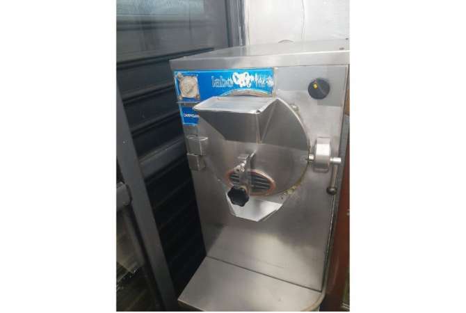 Pajisje biznesi ne shitje ne Tirane - 100,000 Leke