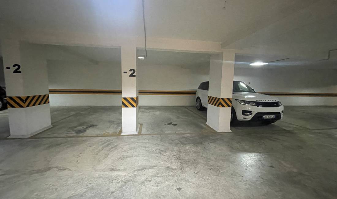 Shiten Poste Parkimi Me Hipotek