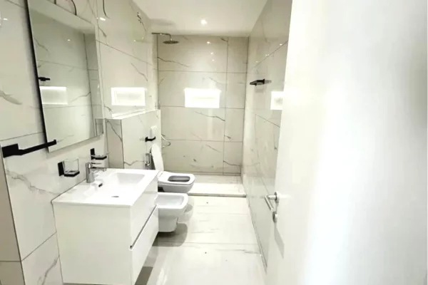 Appartamento in vendita a Tirana 2+1, Arredato