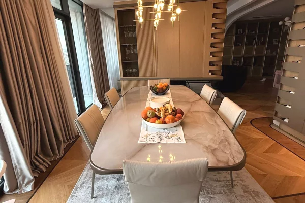 Shtepi ne shitje Apartament ne Tirane, 2+1, Mobilimi E mobiluar, Pagesa 900,000  Euro.