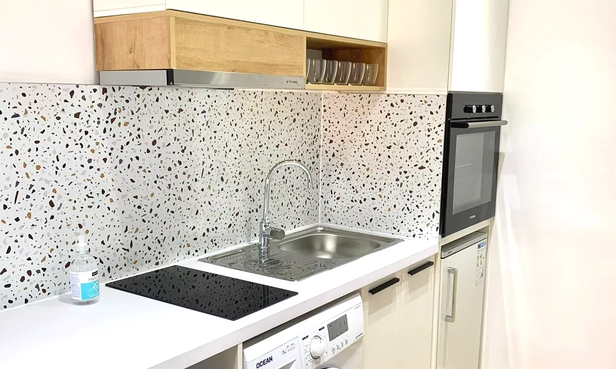 Shtepi ne shitje Apartament ne Tirane, Garsoniere, Mobilimi E mobiluar, Pagesa 140,000  Euro.