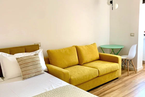 Shtepi ne shitje Apartament ne Tirane, Garsoniere, Mobilimi E mobiluar, Pagesa 140,000  Euro.