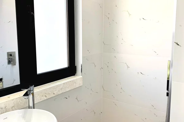 Shtepi ne shitje Apartament ne Tirane, Garsoniere, Mobilimi E mobiluar, Pagesa 140,000  Euro.