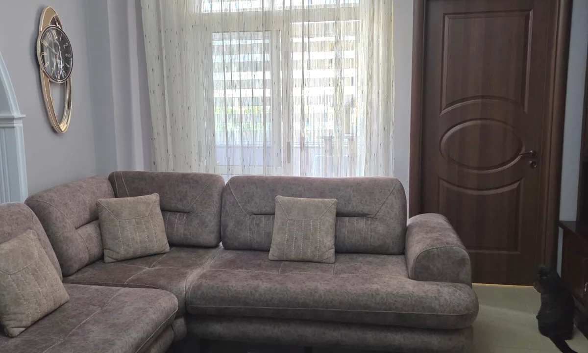 Shtepi ne shitje Apartament ne Tirane, 2+1, Mobilimi E mobiluar, Pagesa 240,000  Euro.