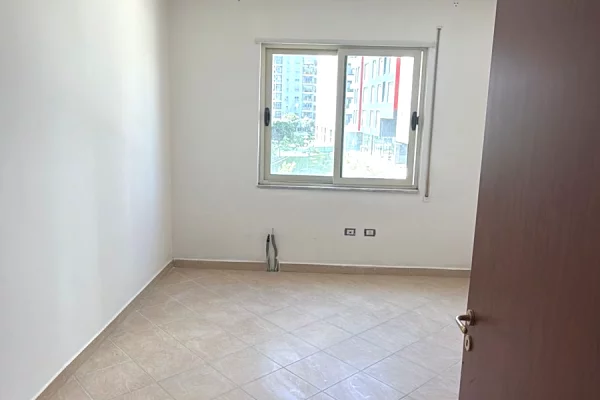 Shtepi ne shitje Apartament ne Tirane, 3+1, Mobilimi Bosh, pa mobiluar, Pagesa 230,000  Euro.