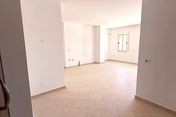Shtepi ne shitje Apartament ne Tirane, 3+1, Mobilimi Bosh, pa mobiluar, Pagesa 230,000  Euro.