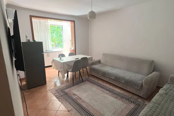Shtepi me qera 2+1 ne Tirane - 55,000 Leke