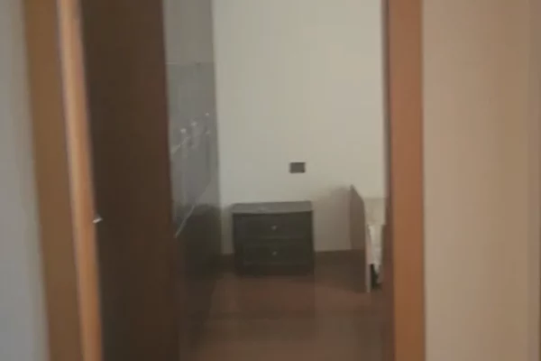 Shtepi me qera Apartament ne Tirane, 2+1, Mobilimi E mobiluar, Pagesa 70,000  Leke.