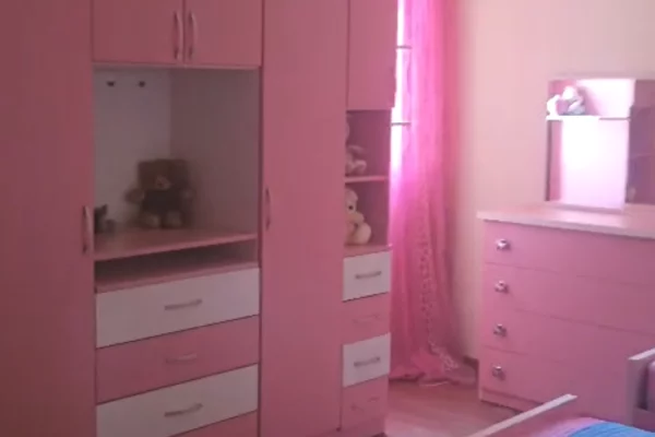 Shtepi me qera Apartament ne Tirane, 2+1, Mobilimi E mobiluar, Pagesa 70,000  Leke.