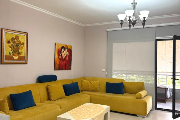 APARTAMENT ME QIRA Apartament 2+1 me 2 tualete  Kati 2 me ashensor