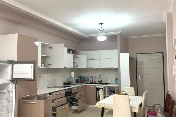 Shtepi me qera Apartament ne Tirane, 2+1, Mobilimi E mobiluar, Pagesa 50,000  Leke.