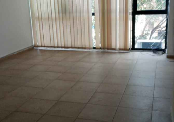 Ambiente Commerciale in Affitto 3+1 a Tirana - 20,000 Leke