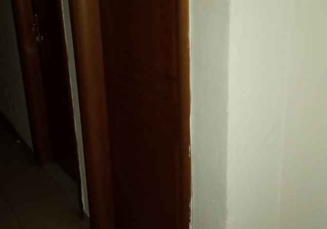 Ambiente Commerciale in Affitto 3+1 a Tirana - 20,000 Leke