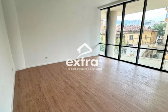 Business Property for Rent 1+1 in Tirana - 1,000 Euro