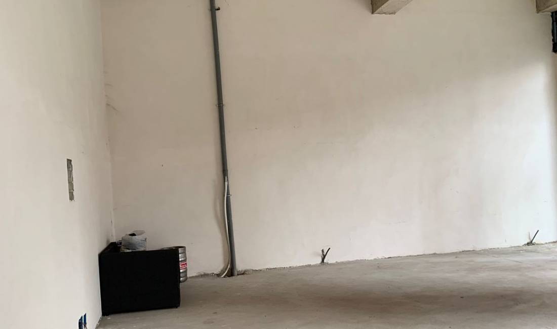 Jepet me qera ambient biznesi prane rezidences Green City, ne Astir