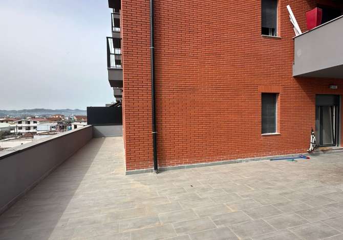 Appartamento in vendita a Tirana 3+1, Vuoto