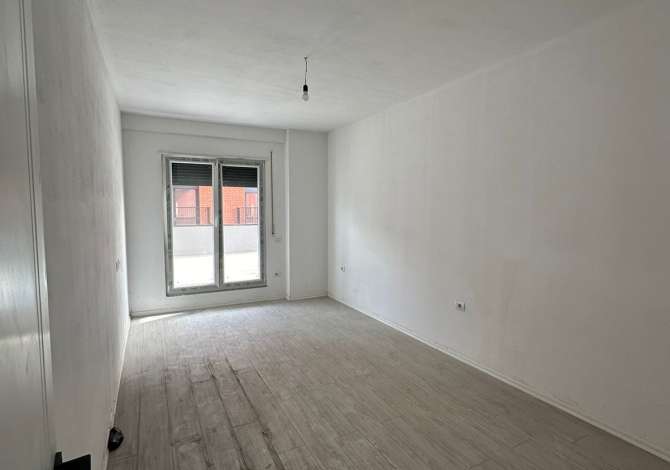 Appartamento in vendita a Tirana 3+1, Vuoto