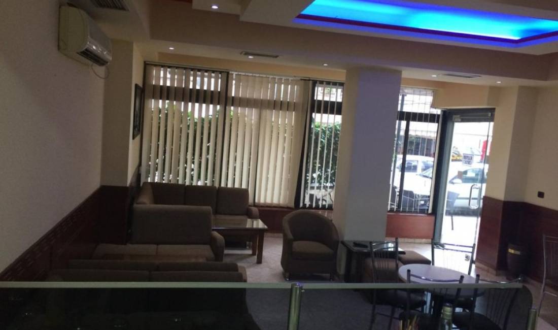 Shitet ambient biznesi Te Harry Fultz