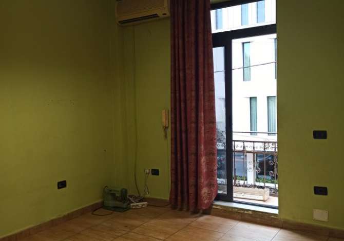 Ambient biznesi me qera 3+1 ne Tirane - 550 Euro