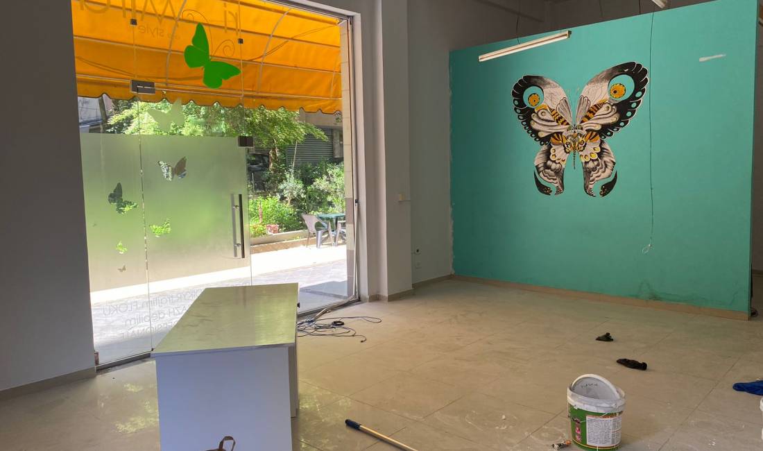 Jepet me qera ambient biznesi Komuna Parisit