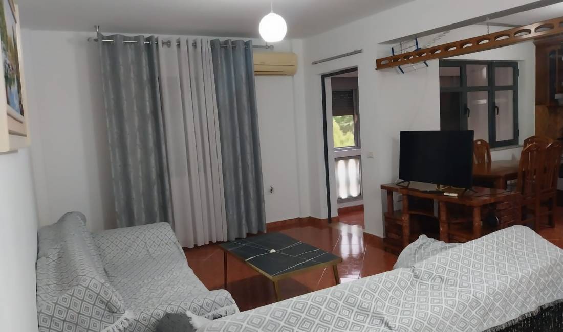 Shtepi me qera Apartament ne Tirane, 2+1, Mobilimi E mobiluar, Pagesa 350  Euro.