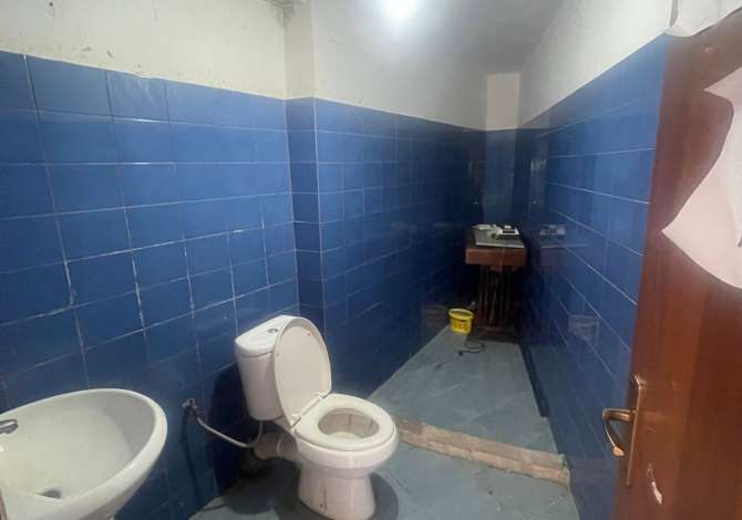 Business Property for Rent 3+1 in Tirana - 30,000 Leke