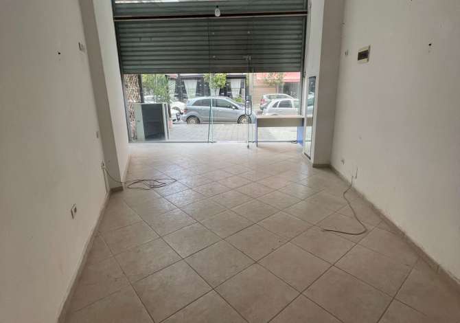 Business Property for Rent 3+1 in Tirana - 30,000 Leke