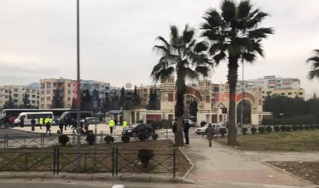 Shitet toke truall tek Kthesa e Kamzes