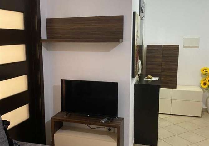 Shtepi me qera Apartament ne Tirane, 1+1, Mobilimi E mobiluar, Pagesa 350  Euro.