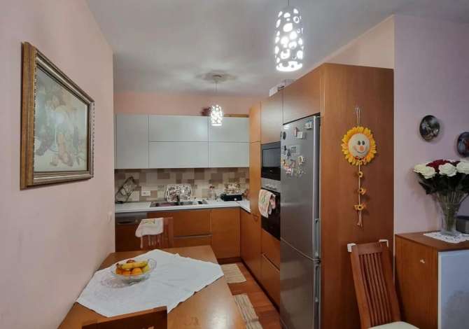 Appartamento in affitto a Tirana 2+1, Arredato