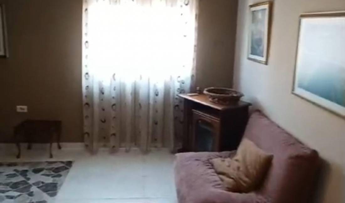 Shtepi me qera Apartament ne Tirane, 2+1, Mobilimi E mobiluar, Pagesa 450  Euro.