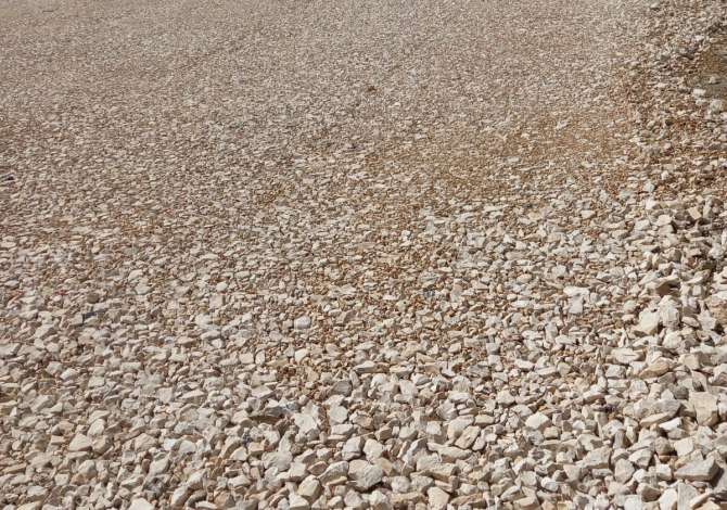 Jepet toke me qera  ne Kamez