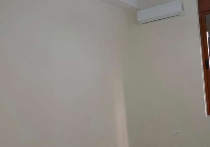 Jepet ambient biznesi  me qera  ne Bllok 