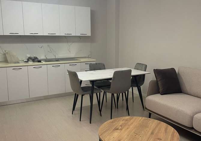 Appartamento in affitto a Tirana 2+1, Arredato