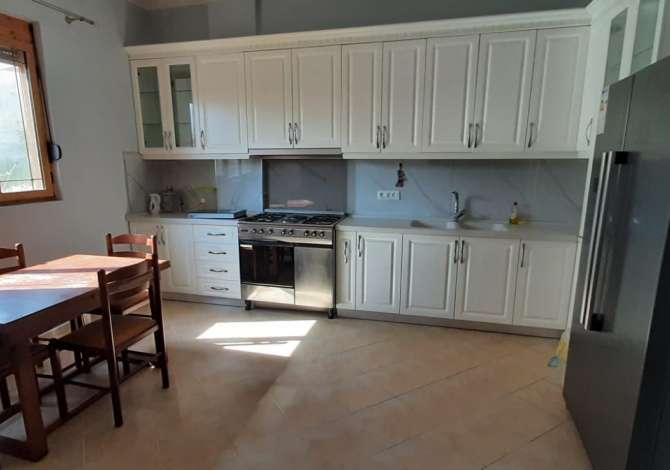 Shtepi me qera Vila Luksoze ne Tirane, 7+1, Mobilimi E mobiluar, Pagesa 3,500  Euro.