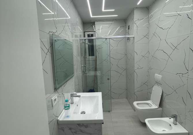 Appartamento in affitto a Tirana 2+1, Arredato