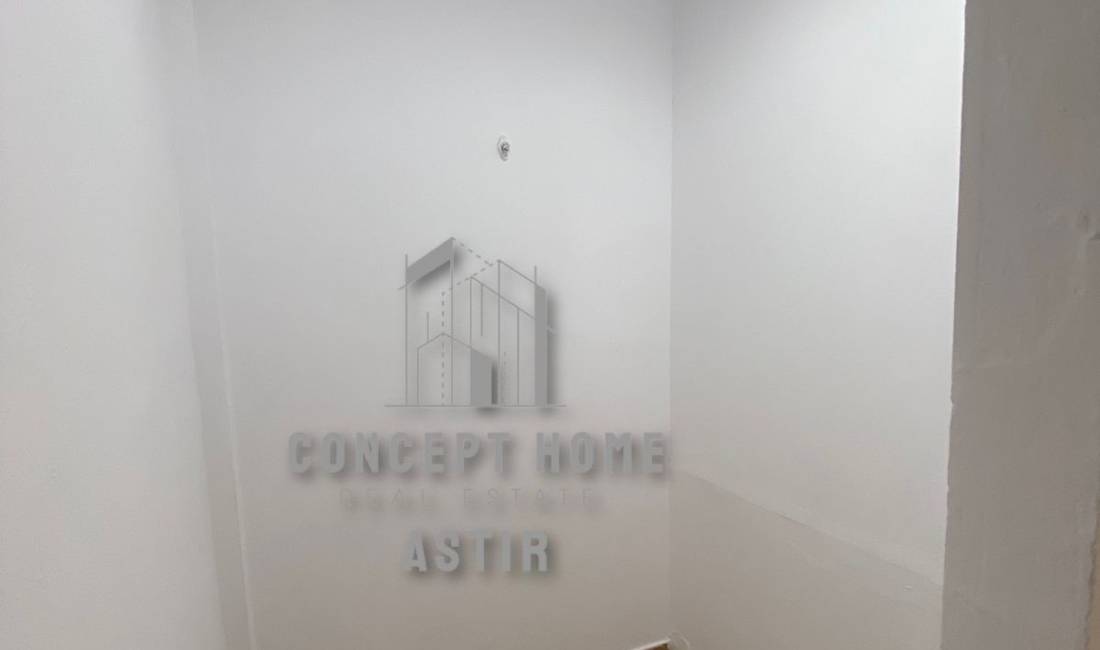 Shitet dyqan te Rruga e Kavajes