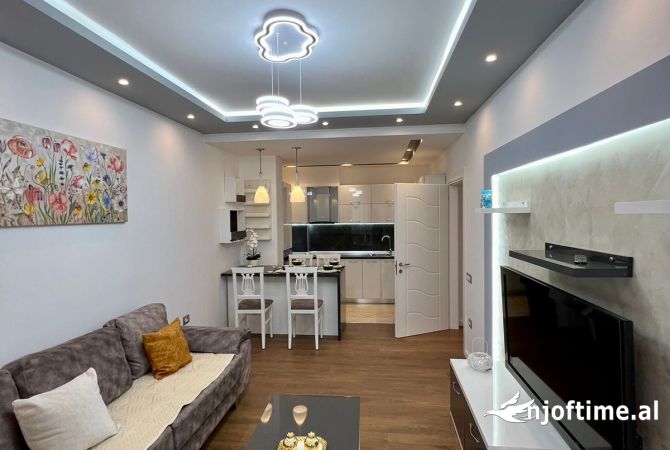 Shitet apartament 2+1 ne Yzberisht 