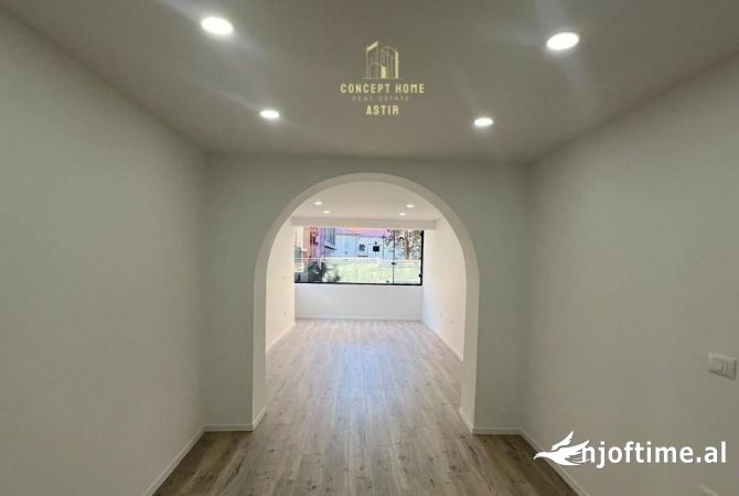 Ambiente Commerciale in Affitto 3+1 a Tirana - 700 Euro