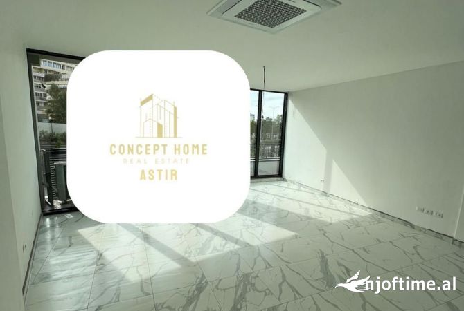 Ambiente Commerciale in Affitto 3+1 a Tirana - 1,000 Euro