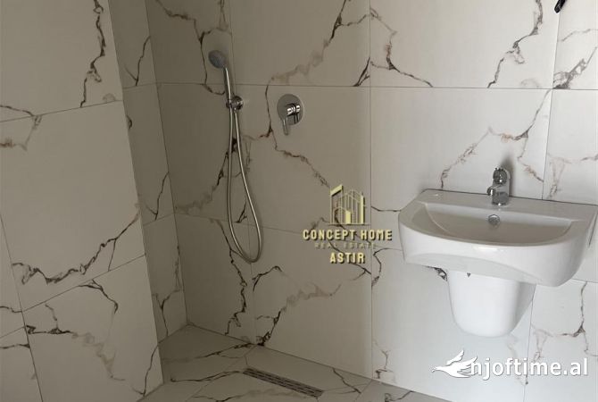 Ambiente Commerciale in Affitto 2+1 a Tirana - 300 Euro