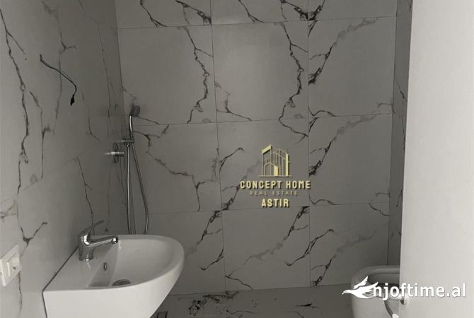 Ambiente Commerciale in Affitto 2+1 a Tirana - 300 Euro