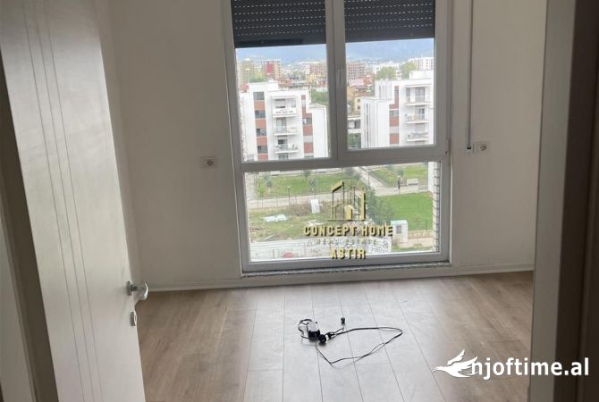 Ambiente Commerciale in Affitto 2+1 a Tirana - 300 Euro