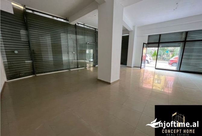 Ambiente Commerciale in Affitto 1+1 a Tirana - 1,000 Euro