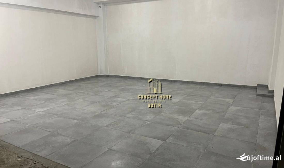 Jepet me qera  garazhdi ne Astir